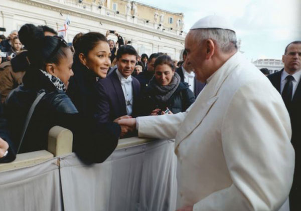 Ünlü çift Papa Francis'in huzuruna çıktı!