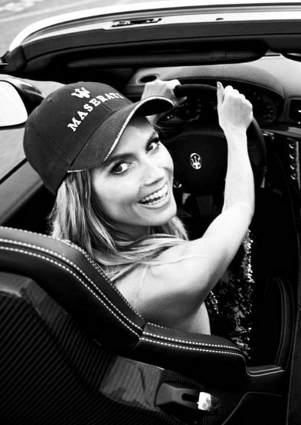 Maserati çekimlerinde Victoria's Secret modeli