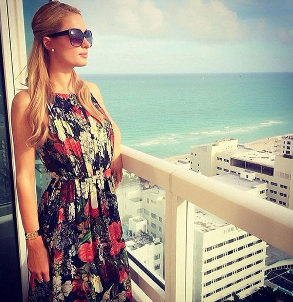 Paris Hilton'un Miami fotoğrafları olay oldu!