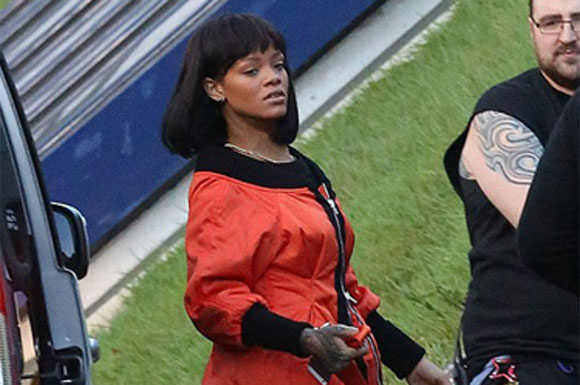 Rihanna'nın Paris seyahatini sebebi...