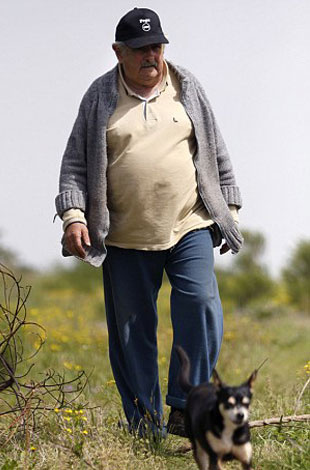 Dünya'nın en fakir Başbakanı José Mujica!