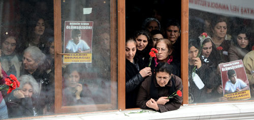 Berkin Elvan'ın cenazesine onbinler katıldı