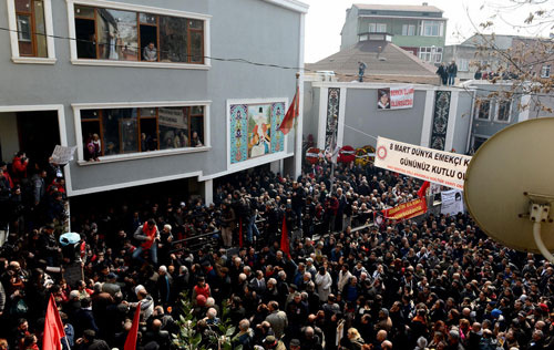 Berkin Elvan'ın cenazesine onbinler katıldı