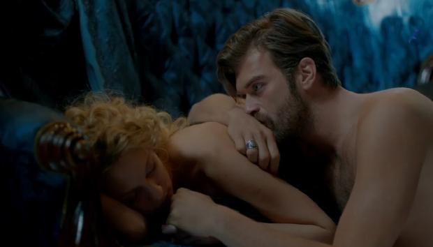 'Kurt Seyit ve Şura'yı öpüşme sahnesi kurtaracak mı?