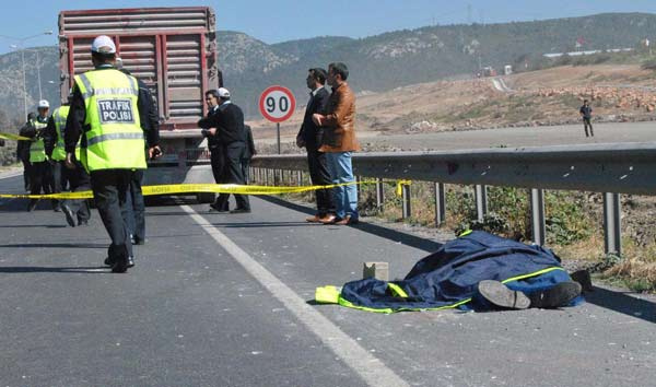 İzmir'de korkunç kaza! Bir polis şehit oldu