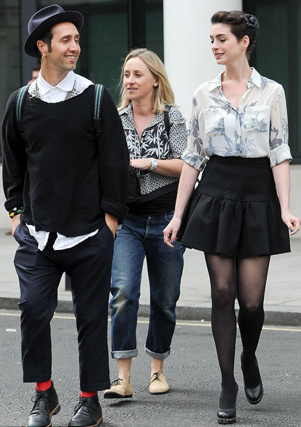 Anne Hathaway Londra'da görüntülendi