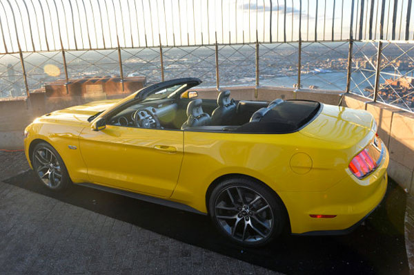 Yeni Mustang Convertible bakın nerede tanıtıldı