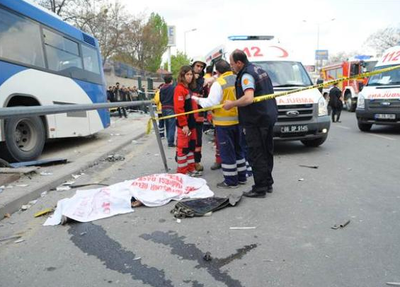 Ankara'da feci kaza: 2 ölü 20 yaralı