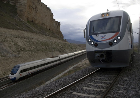 Hızlı tren ilk seferinde