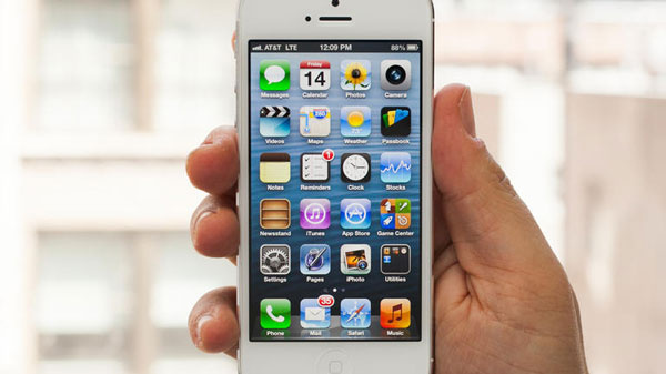 Apple iPhone 5'leri geri topluyor