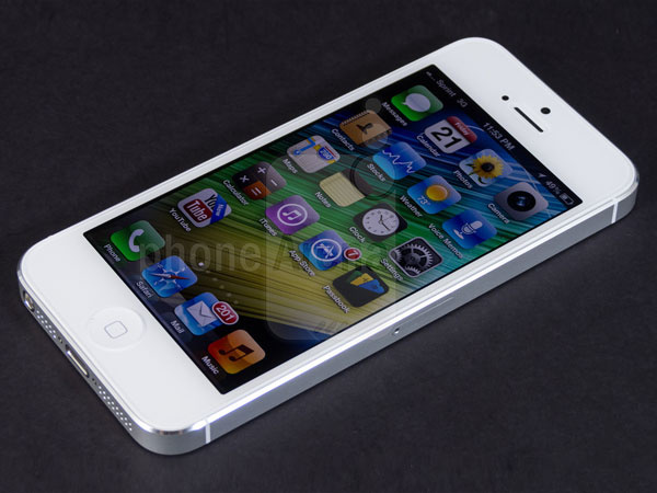 Apple iPhone 5'leri geri topluyor