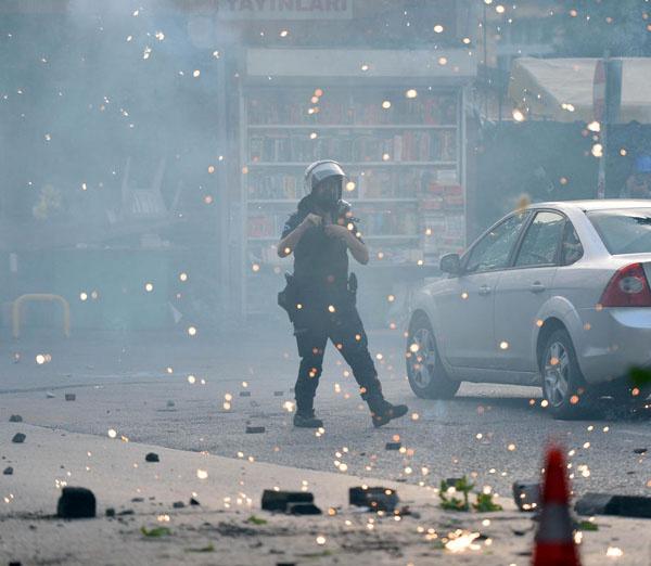 Soma maden faciasını böyle protesto ettiler