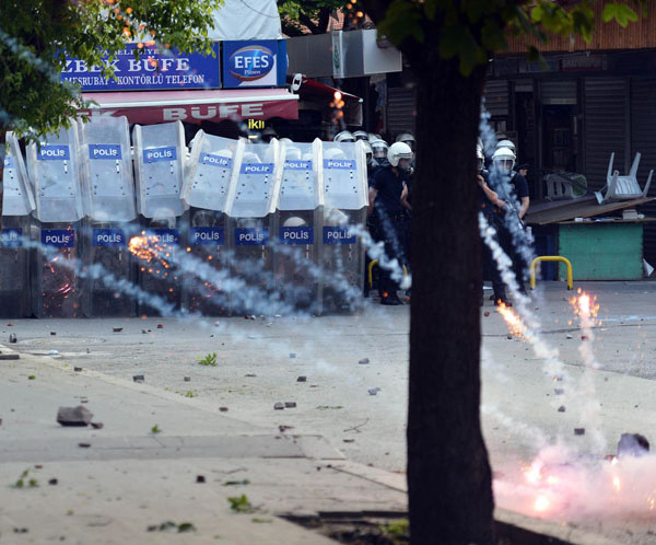 Soma maden faciasını böyle protesto ettiler