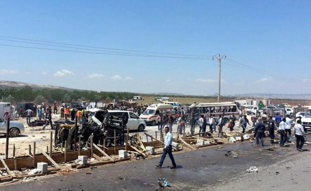 Türkiye sınırında bomba yüklü araç infilak etti