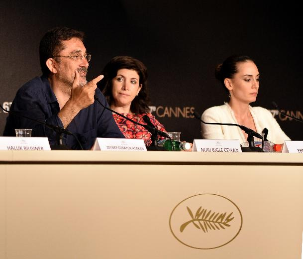 Melisa Sözen Cannes Film Festivali'nde kural kurbanı oldu