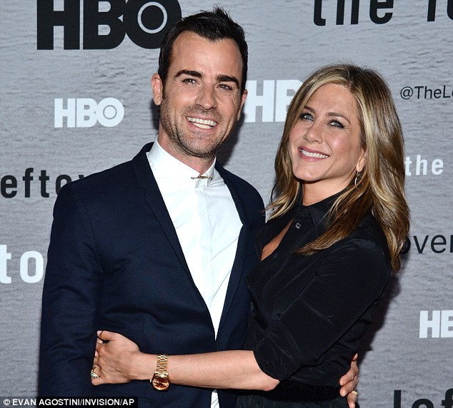 Jennifer Aniston ve Justin Theroux'un kırmızı halıda romantik dakikaları