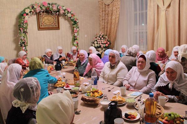 İslam dünyasında ilk iftar ve teravih namazı