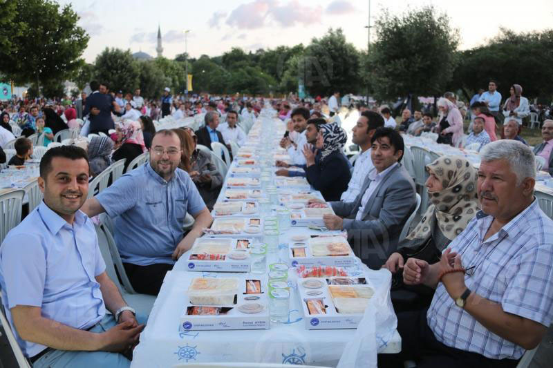 Ülkemizin birçok yerinden iftar görüntüleri...