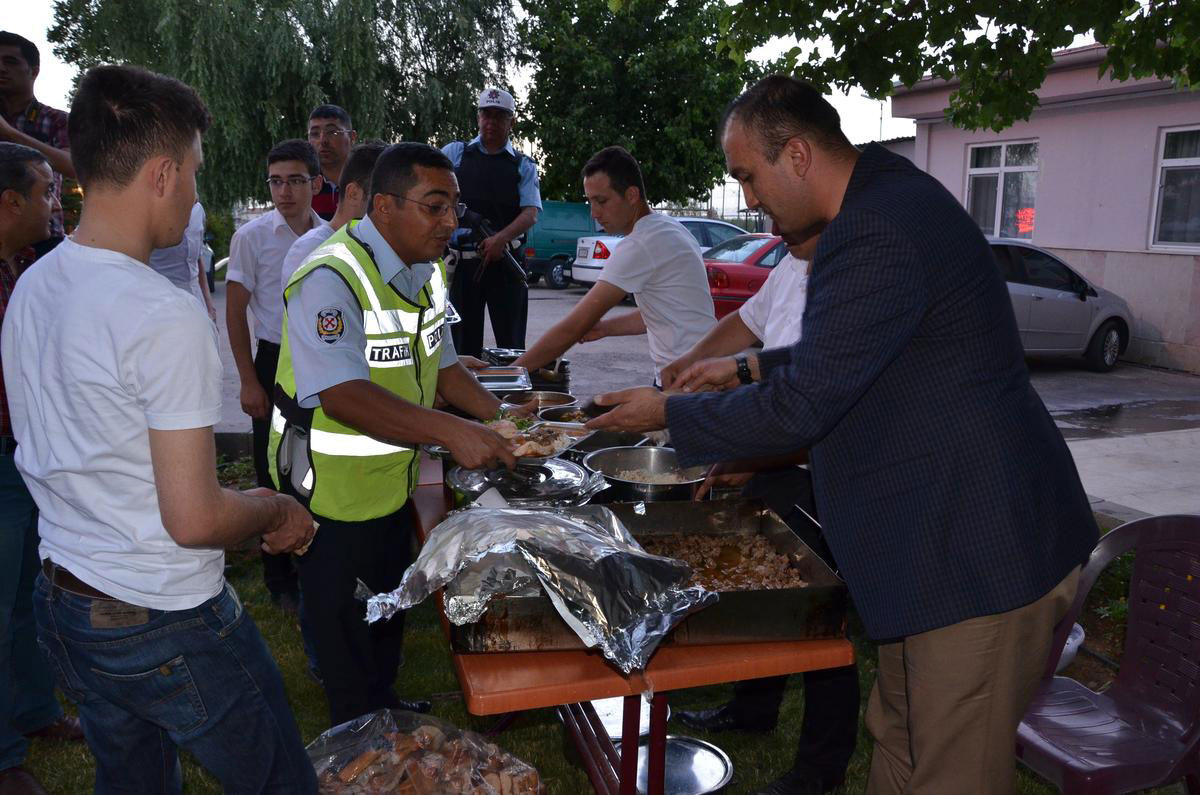 Ülkemizin birçok yerinden iftar görüntüleri...