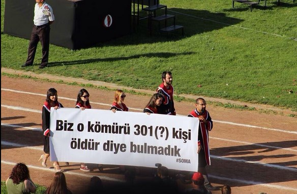 ODTÜ Mezuniyet Töreni'nden ilginç pankartlar