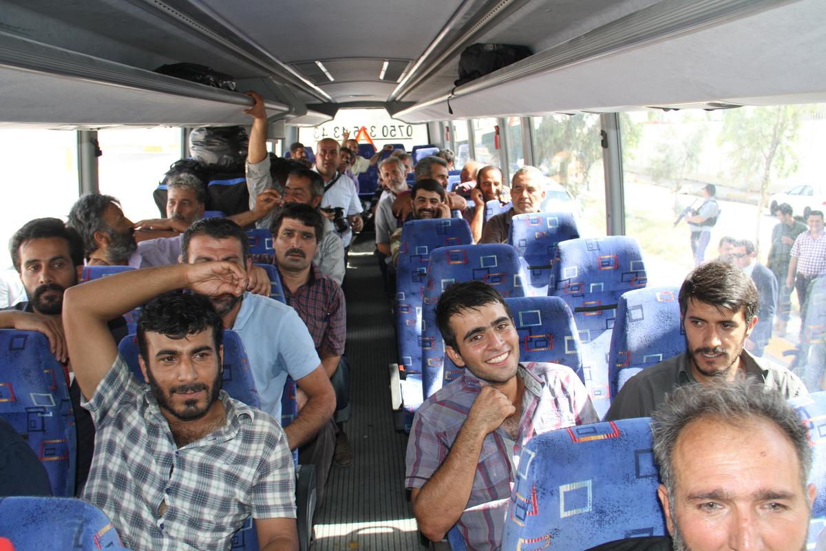 Serbest bırakılan Türk şoförlerden ilk görüntüler