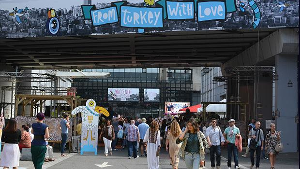 Paris moda fuarında Türk rüzgarı esti!