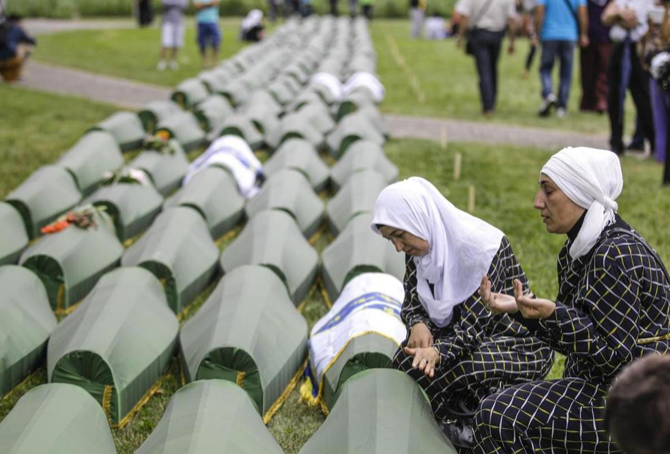 Srebrenitsa katliamı....19 yıl sonra 175 kişi daha toprağa veriliyor