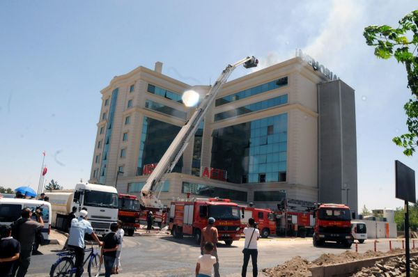 Özel hastanede korkutan yangın