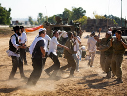 Gazze'deki katliamı izleyip kutlama dansı yaptılar