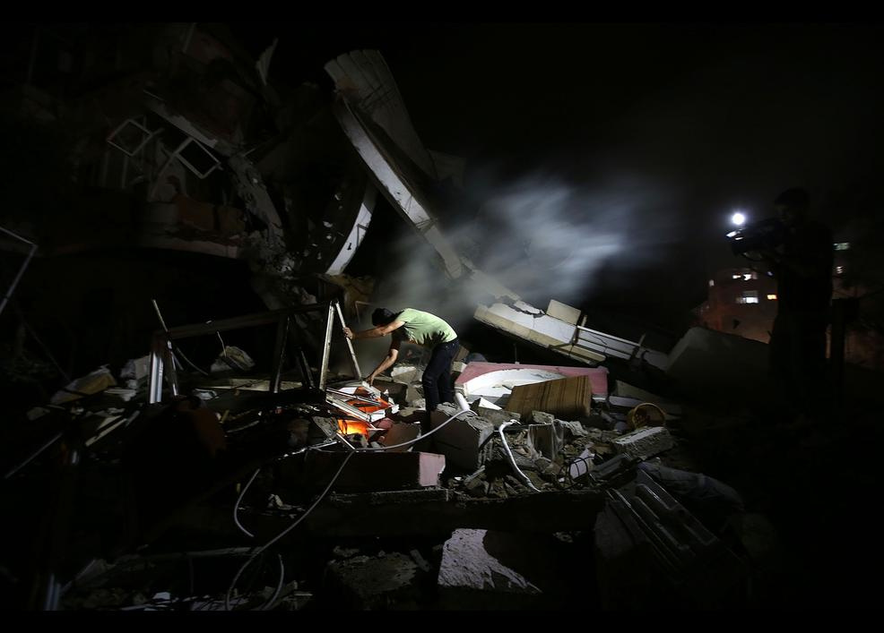 Gazze ateş altında