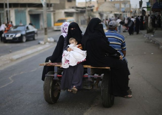 Gazzeliler evlerini terk ediyor