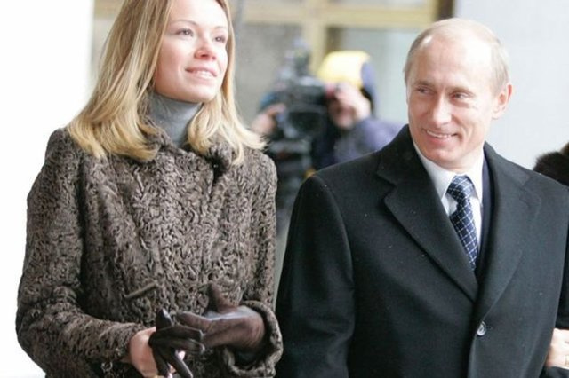 Vladimir Putin'in kızı kenti terk etti!