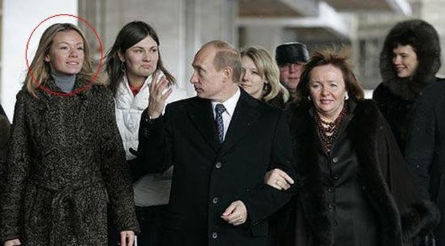 Vladimir Putin'in kızı kenti terk etti!
