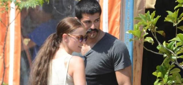 Fahriye Evcen ve Burak Özçivit Milas'ta görüntülendi!