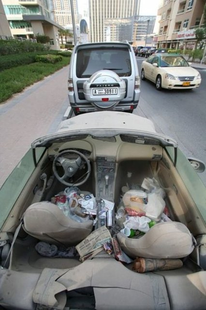 Lüks otomobil mezarlığı Dubai