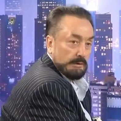 Adnan Oktar Bikinili fotoğrafları savundu