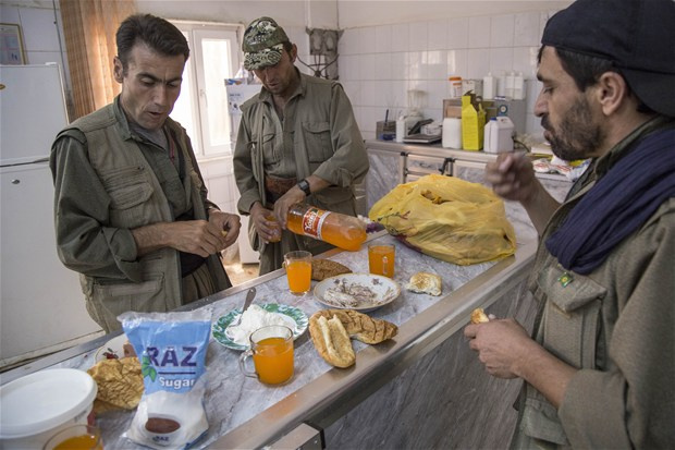 IŞİD'i Mahmur'dan çıkartan PKK'lılar ilk kez görüntülendi...