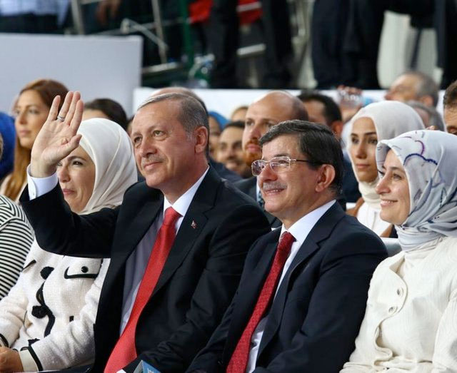 Erdoğan ve Davutoğlu'nun kıyafet tercihi