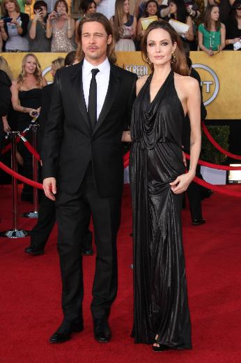 Brad Pitt ve Angelina Jolie evlendi