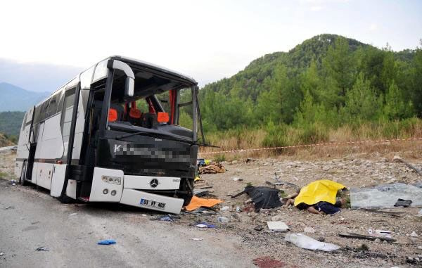 Antalya'da feci kaza: 13 ölü
