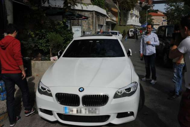 Ünlülerin servet değerindeki otomobilleri...