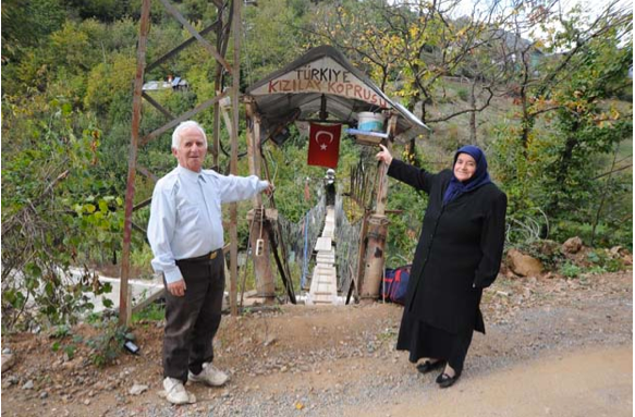 Bu köprüden geçmenin tek bir şartı var!