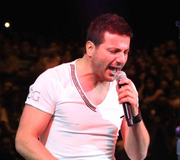 Davut Güloğlu Ricky Martin olabilirdi