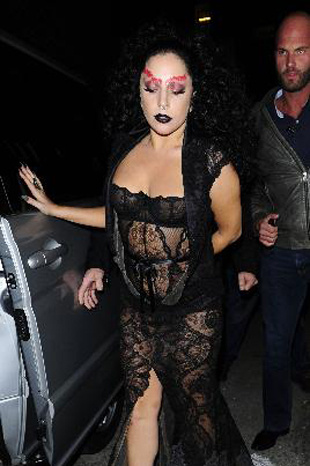 Lady Gaga yine transparan