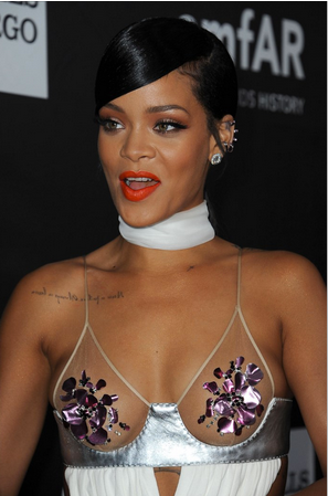Rihanna yine göz doldurdu