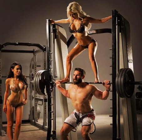 Dan Bilzerian'ın kaslarının sırrı işte buymuş!