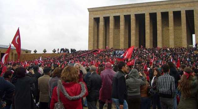 Solotürk'ün kalbi Anıtkabir'de attı!