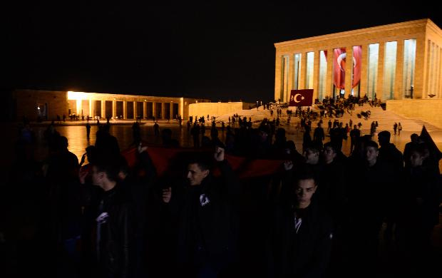 Anıtkabir’de yıllar sonra meşale yakıldı