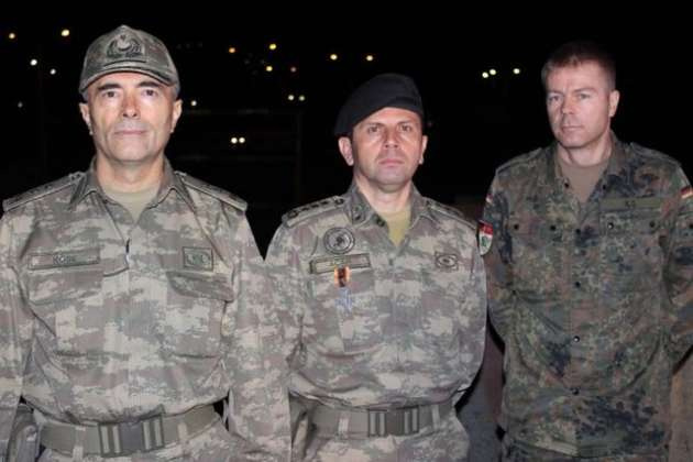 Alman Cumhurbaşkanı'ndan Türk komutana madalya