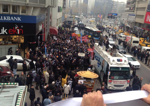 CHP'liler canlı billborad oldu sokaklara indi
